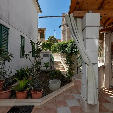 Apartments Carmen Makarska Exterior photo