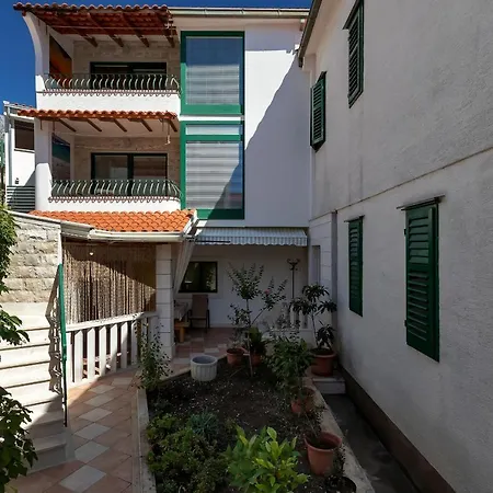Apartments Carmen Makarska Exterior photo