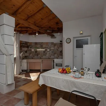 Apartments Carmen Makarska Exterior photo