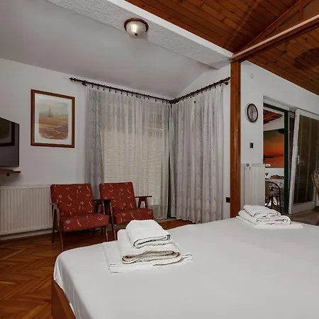 Apartments Carmen Makarska Exterior photo