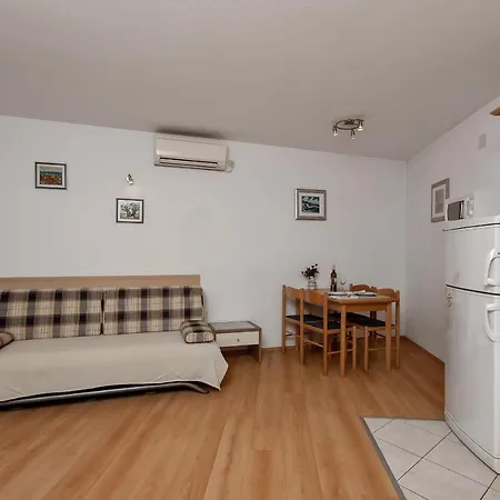 Apartments Carmen Makarska Exterior photo