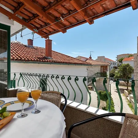 Apartments Carmen Makarska Exterior photo