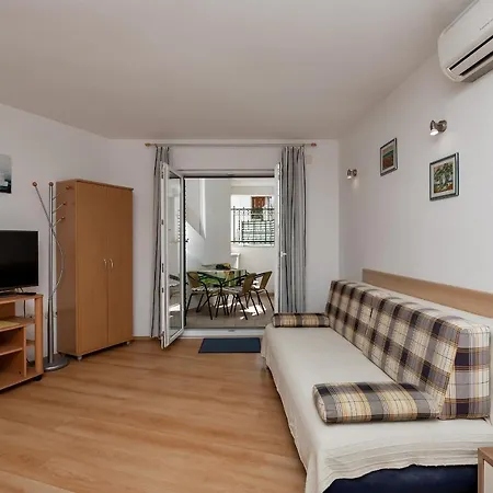 Apartments Carmen Makarska Exterior photo
