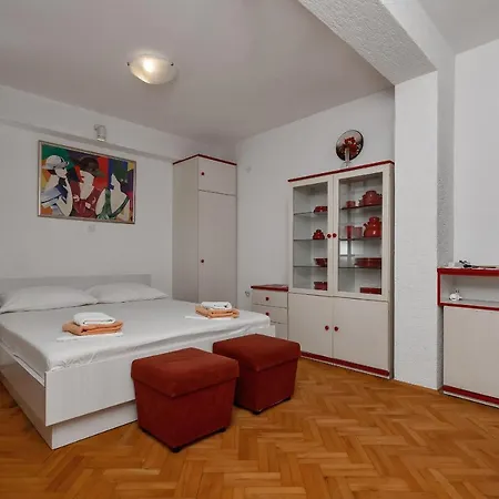 Apartments Carmen Makarska Exterior photo