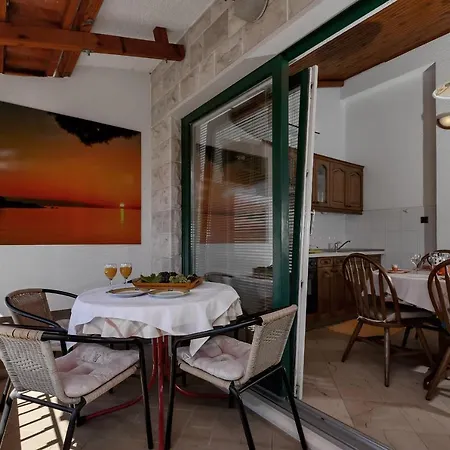 Apartments Carmen Makarska Exterior photo