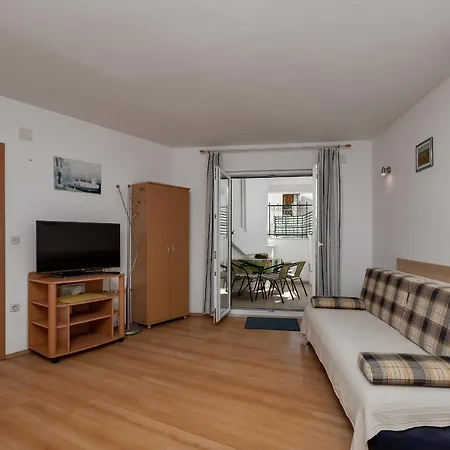 Apartments Carmen Makarska Exterior photo