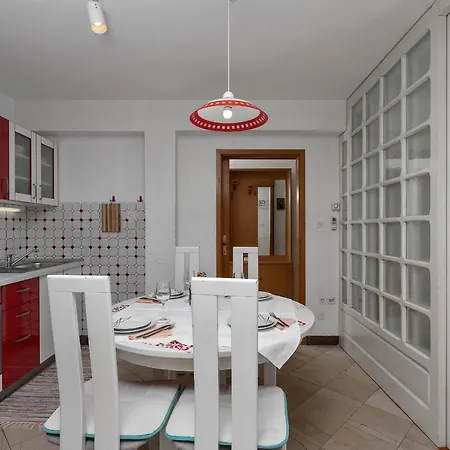 Apartments Carmen Makarska Exterior photo