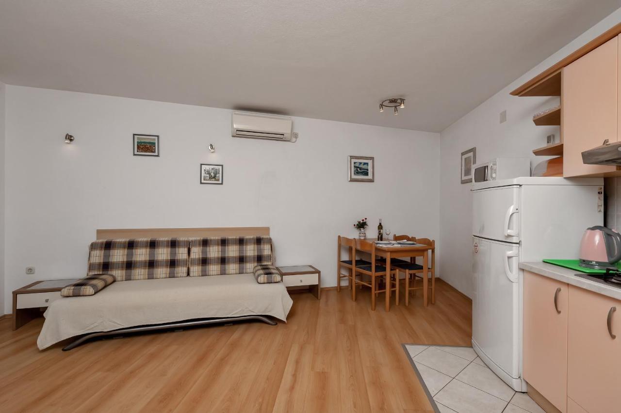 Apartment Carmen *