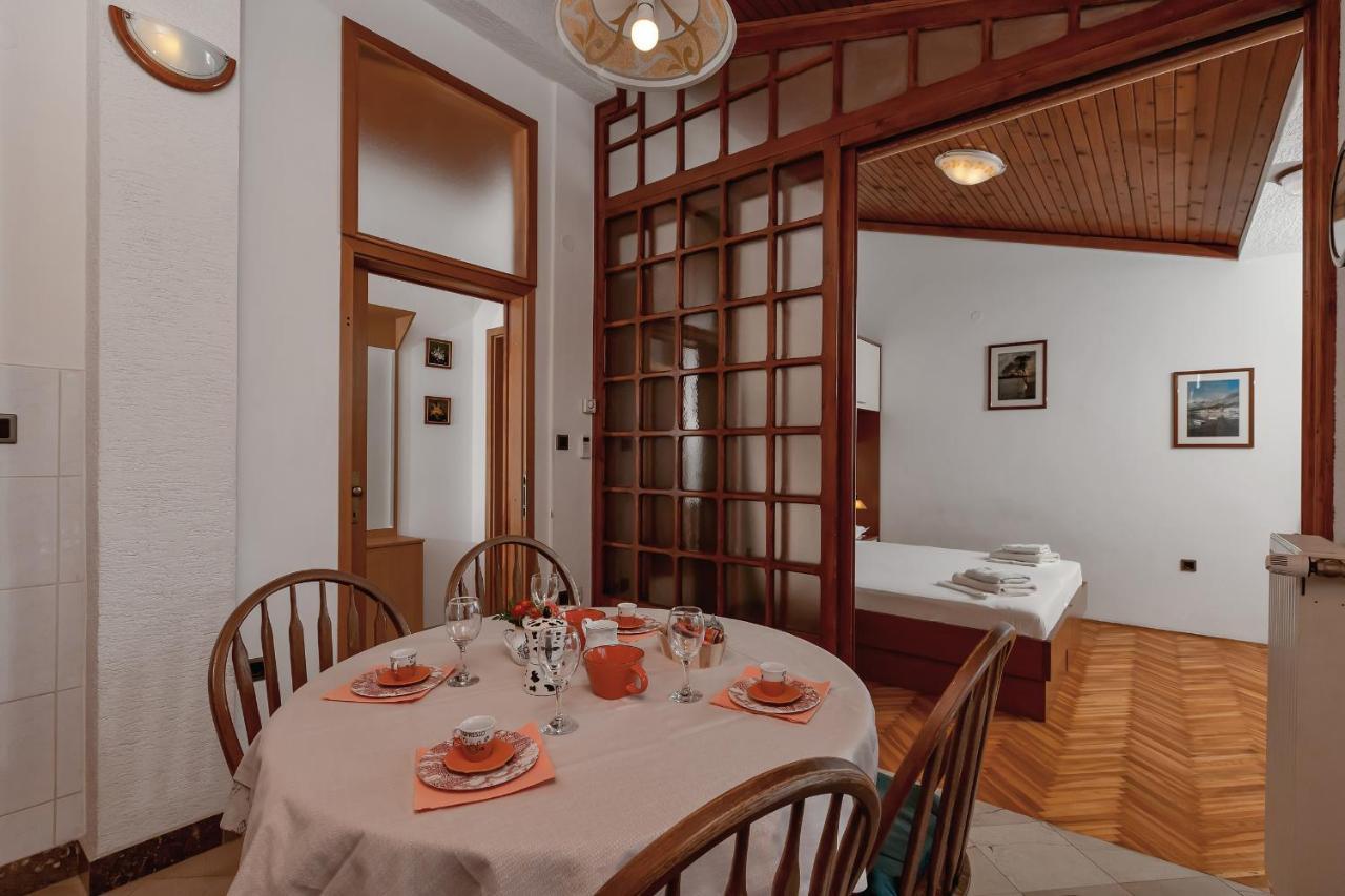 Carmen Apartment